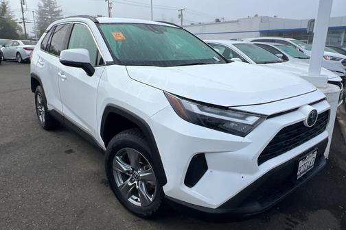 2022 Toyota RAV4 Hybrid XLE