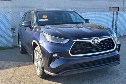 2022 Toyota Highlander Hybrid LE