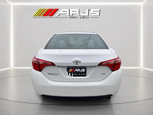 White 2019 Toyota Corolla XLE