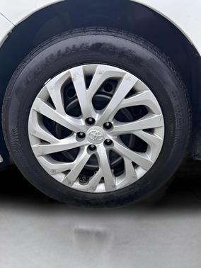 Super White 2019 Toyota Corolla L