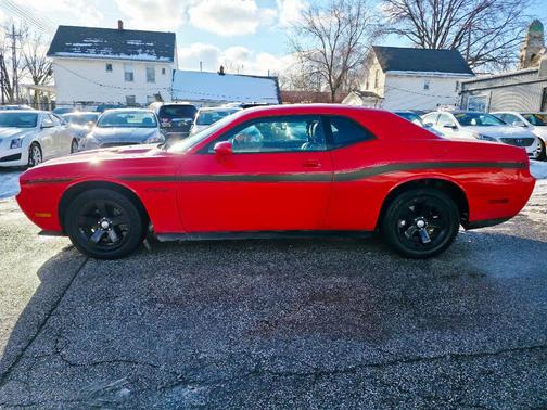 2009 Dodge Challenger SE