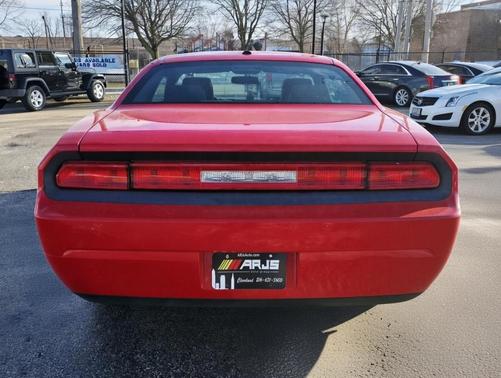 2009 Dodge Challenger SE