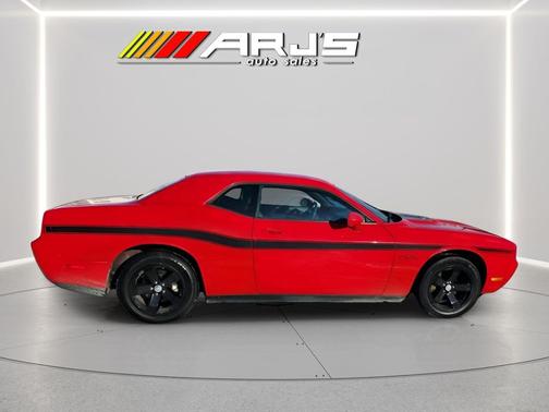 2009 Dodge Challenger SE
