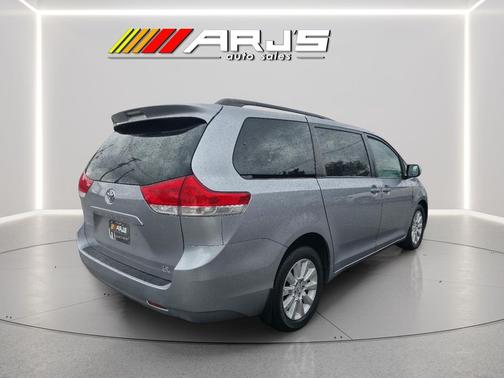 2013 Toyota Sienna LE