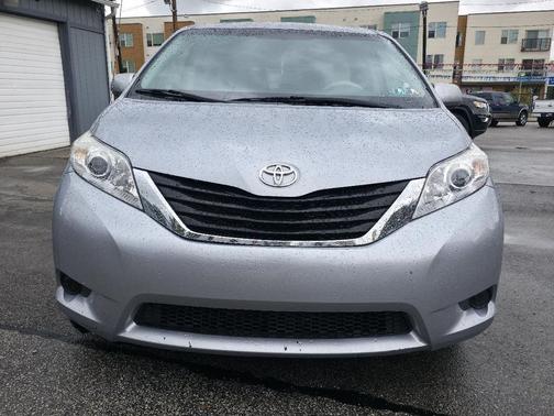 2013 Toyota Sienna LE