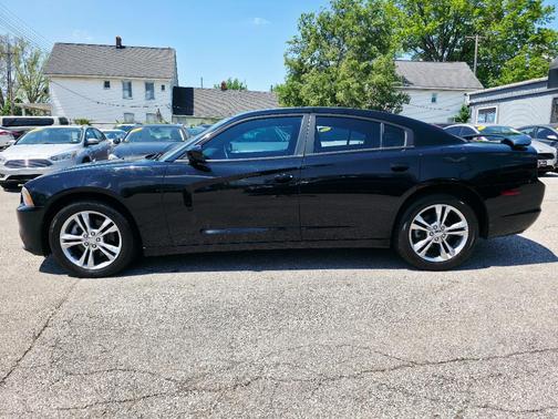 Pitch Black 2012 Dodge Charger SXT