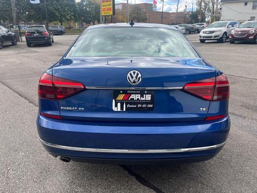2017 Volkswagen Passat 1.8T SE w/Technology
