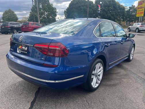 2017 Volkswagen Passat 1.8T SE w/Technology