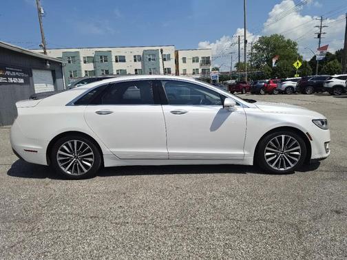 White Platinum Metallic Tri-Coat 2018 Lincoln MKZ Select