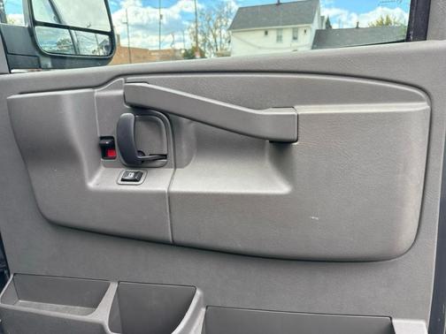 2016 GMC Savana 3500 LT