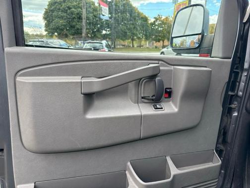 2016 GMC Savana 3500 LT