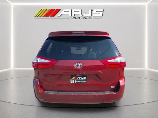 Salsa Red Pearl 2015 Toyota Sienna XLE