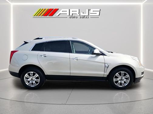 Radiant Silver Metallic 2015 Cadillac SRX Luxury Collection