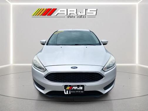 Ingot Silver 2016 Ford Focus SE