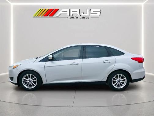 Ingot Silver 2016 Ford Focus SE