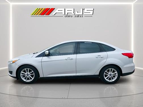 Ingot Silver 2016 Ford Focus SE