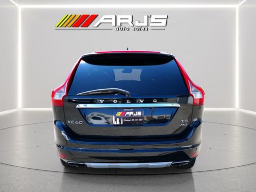 2017 Volvo XC60 T5 Inscription