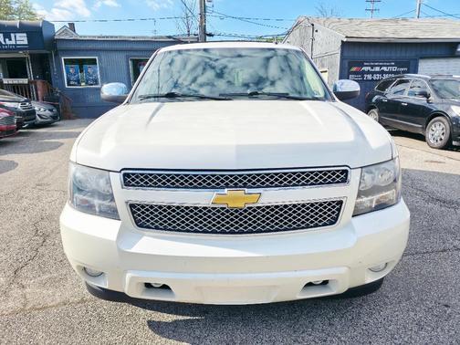 WHITE 2014 Chevrolet Tahoe LTZ