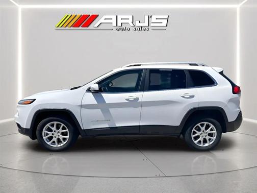 Bright White Clearcoat 2018 Jeep Cherokee Latitude
