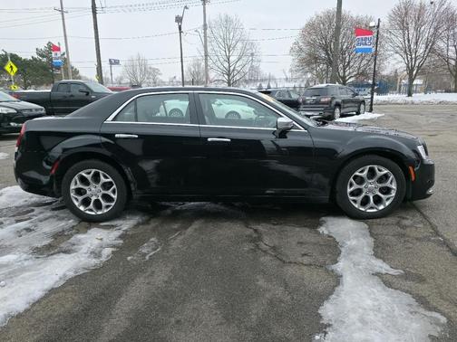 2016 Chrysler 300C Platinum