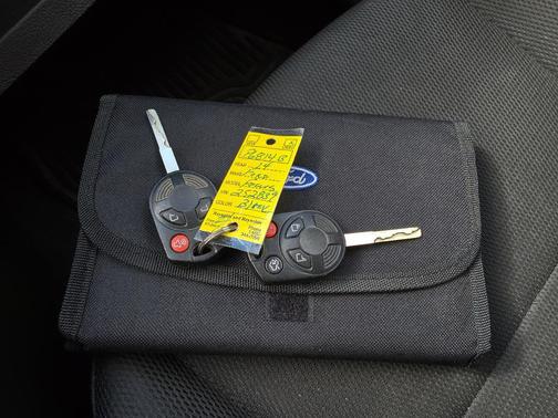 Tuxedo Black Metallic 2014 Ford Focus SE