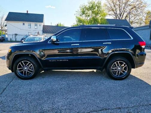 Diamond Black Crystal Pearlcoat 2018 Jeep Grand Cherokee Limited