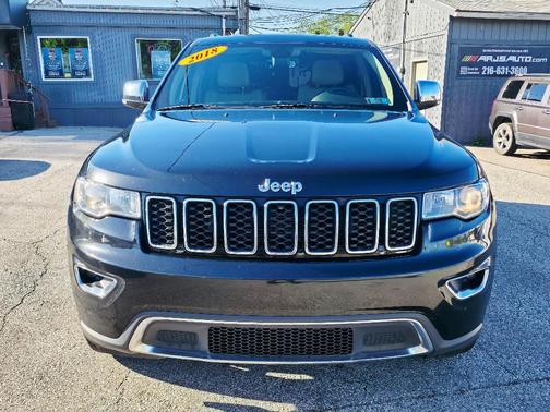 Diamond Black Crystal Pearlcoat 2018 Jeep Grand Cherokee Limited