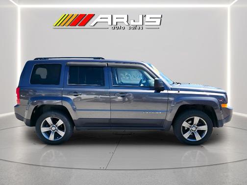Granite Crystal Metallic Clearcoat 2015 Jeep Patriot Latitude