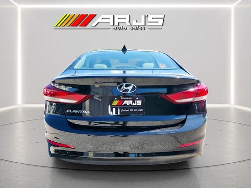 Black Diamond 2017 Hyundai ELANTRA SE