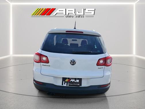 2011 Volkswagen Tiguan SE