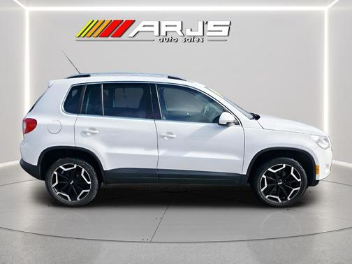 2011 Volkswagen Tiguan SE