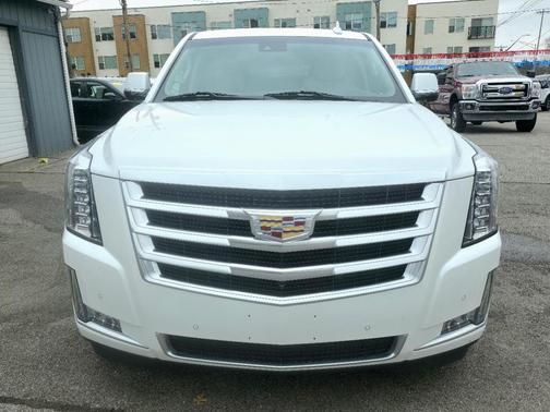 2017 Cadillac Escalade Luxury