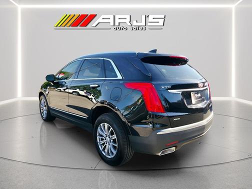 Stellar Black Metallic 2017 Cadillac XT5 Luxury