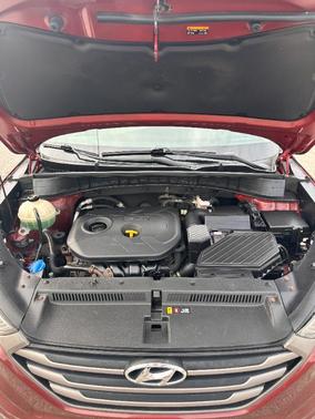 Ruby Wine 2016 Hyundai TUCSON SE
