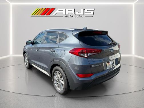 2017 Hyundai TUCSON SE Plus