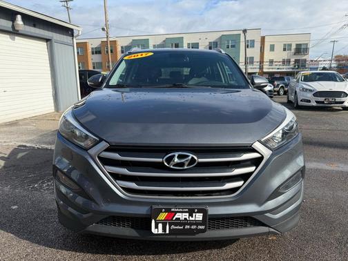 2017 Hyundai TUCSON SE Plus