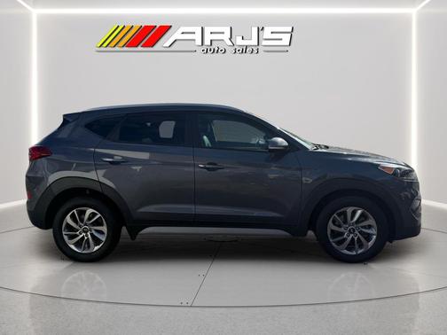 2017 Hyundai TUCSON SE Plus