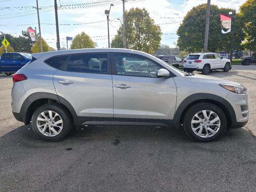 2020 Hyundai TUCSON SE