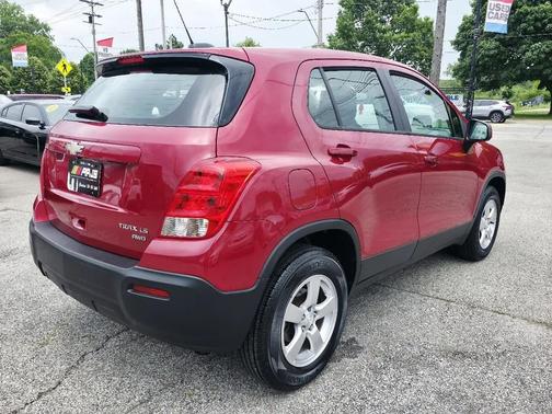 Red 2015 Chevrolet Trax 1LS