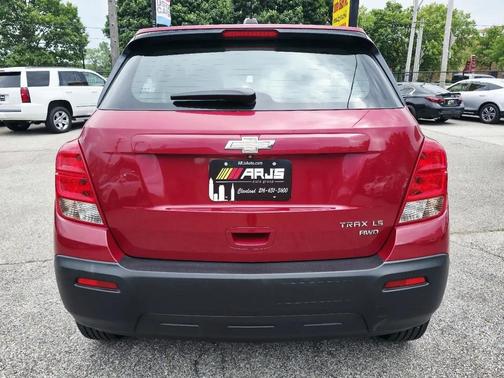 Red 2015 Chevrolet Trax 1LS