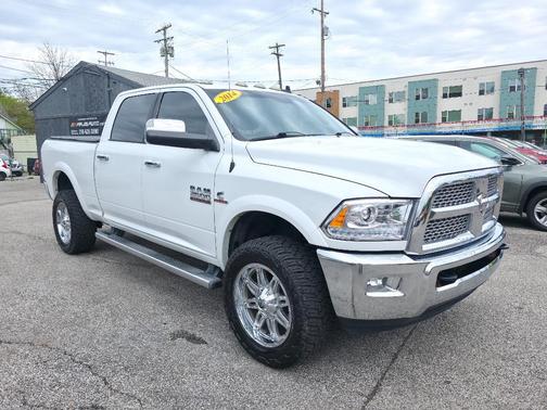 Bright White Clearcoat 2014 RAM 2500 Laramie