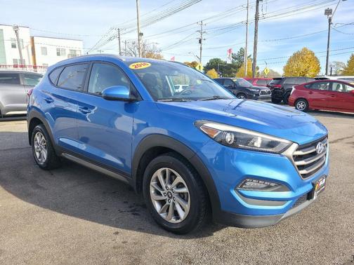 2016 Hyundai TUCSON SE