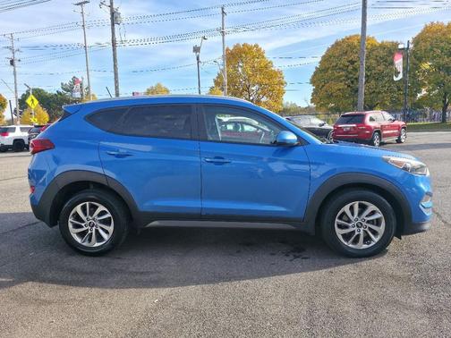 2016 Hyundai TUCSON SE