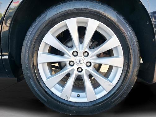 Attitude Black 2013 Toyota Venza LE