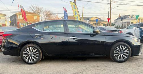 Super Black 2024 Nissan Altima 2.5 SV