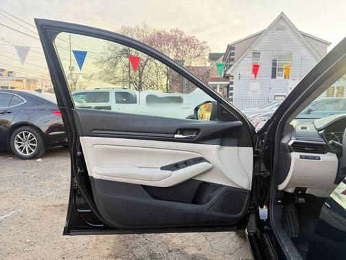 Super Black 2024 Nissan Altima 2.5 SV