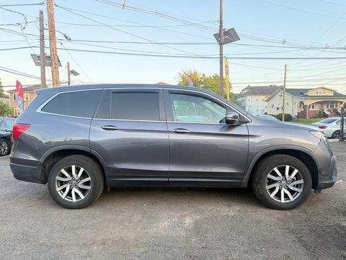 Modern Steel Metallic 2019 Honda Pilot EX-L