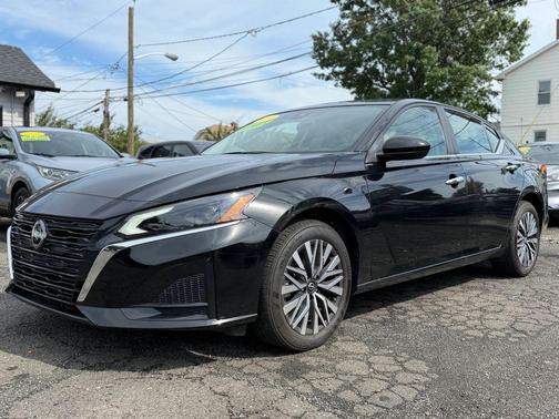 Super Black 2025 Nissan Altima 2.5 SV