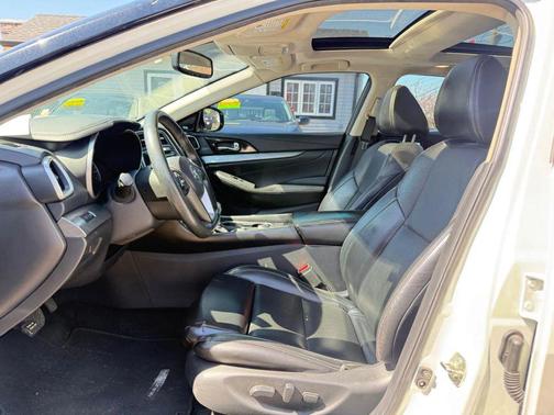 Pearl White 2017 Nissan Maxima 3.5 SL