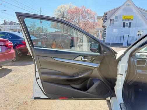 Pearl White 2017 Nissan Maxima 3.5 SL